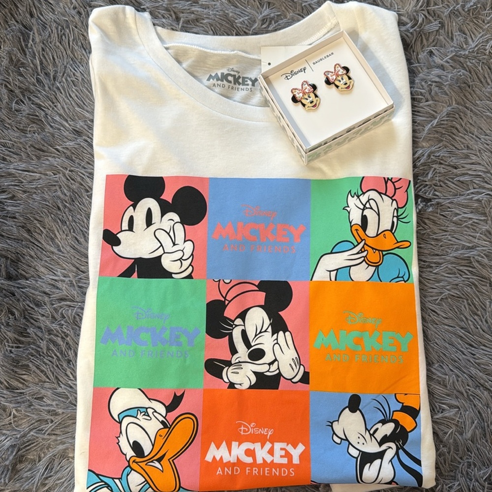Disney Tshirt & Minnie Earring Bundle NWT